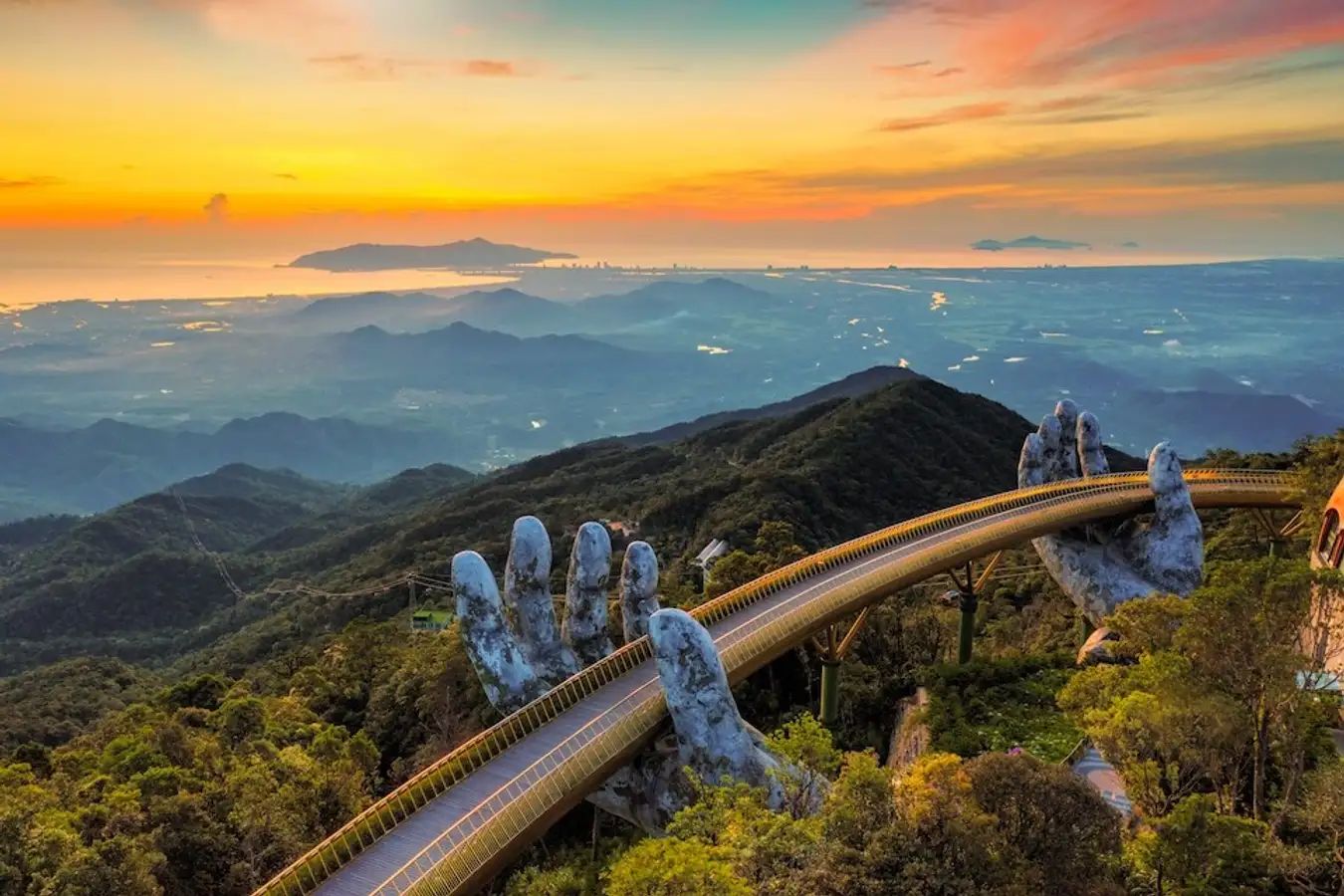 Golden Hands Bridge Da Nang - A Masterpiece in Vietnam